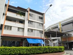 Hougang Avenue 1 (D19), Shop House #629935301